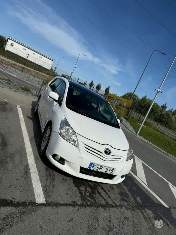 Toyota Verso, 2.0 l., mpv / minivan