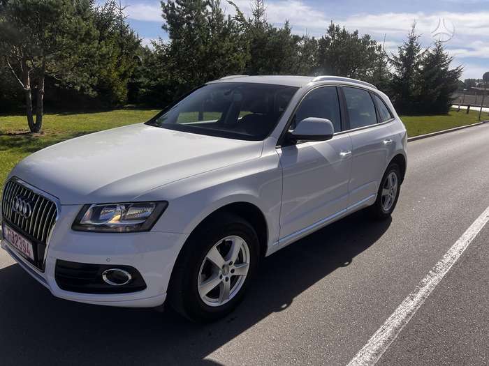 Audi Q5, 2.0 l., off-road / crossover