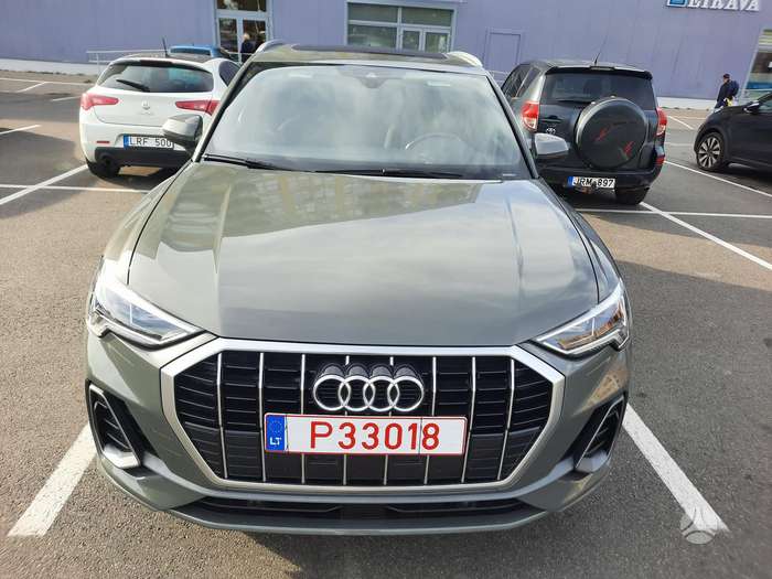 Audi Q3, 2.0 l., Седан
