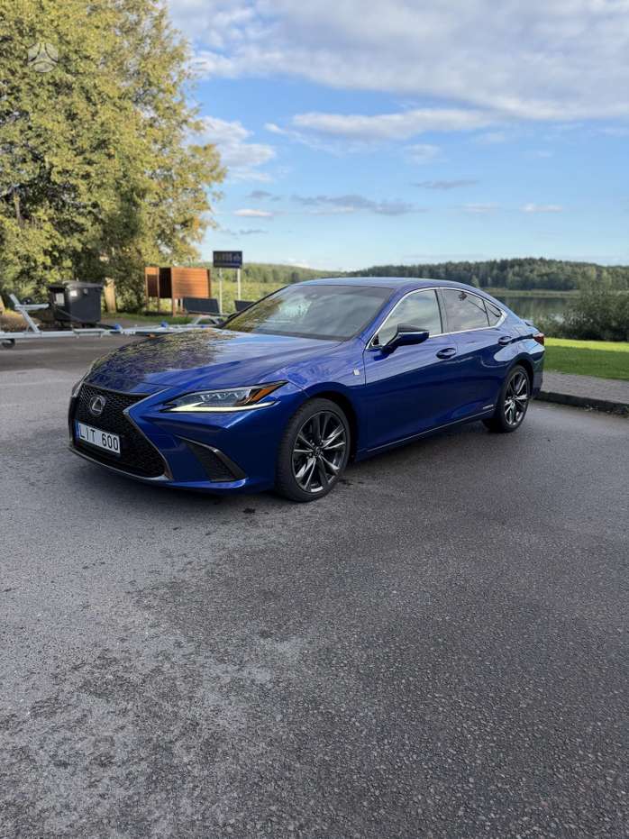 Lexus ES 300h, 2.5 l., Седан