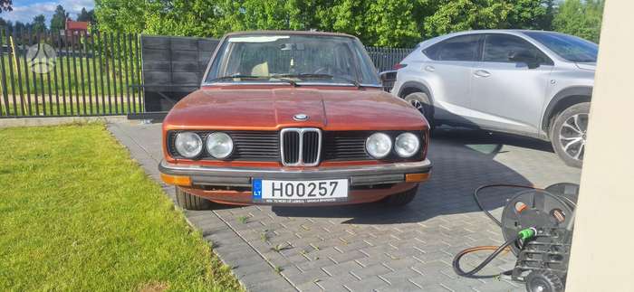 BMW 518, 1.8 l., Седан