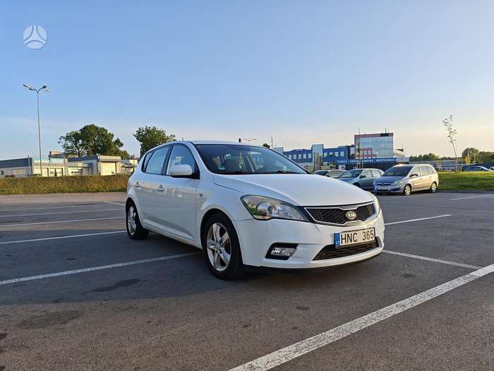 Kia Ceed, 1.6 l., Хэтчбек