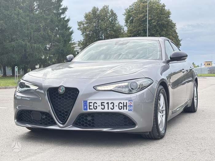 Alfa Romeo Giulia, 2.2 l., Седан