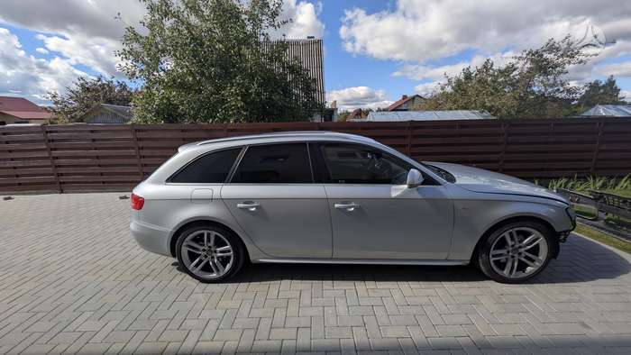 Audi A4, 3.2 l., universalas