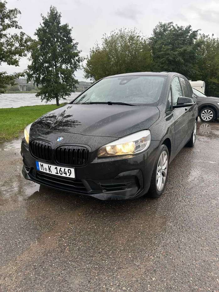 BMW 218 Gran Tourer, Минивэн