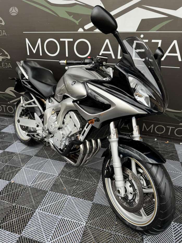 Yamaha FZ6, street / classic