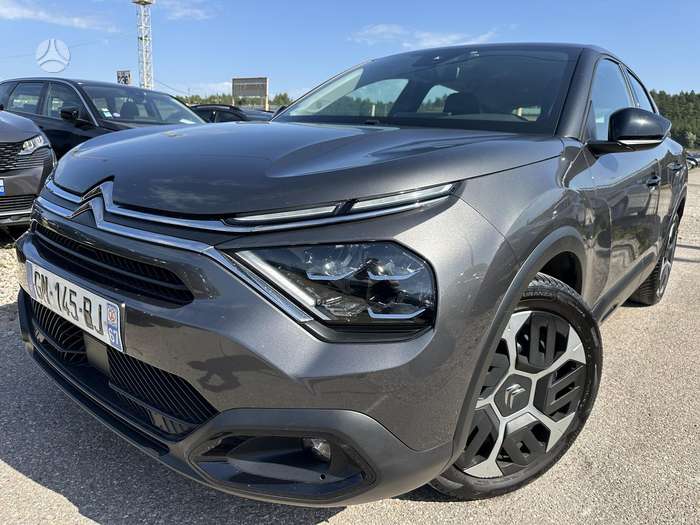 Citroen C4, 1.2 l., off-road / crossover