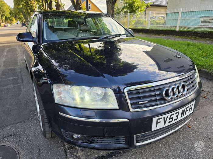 Audi A8, 3.9 l., saloon / sedan