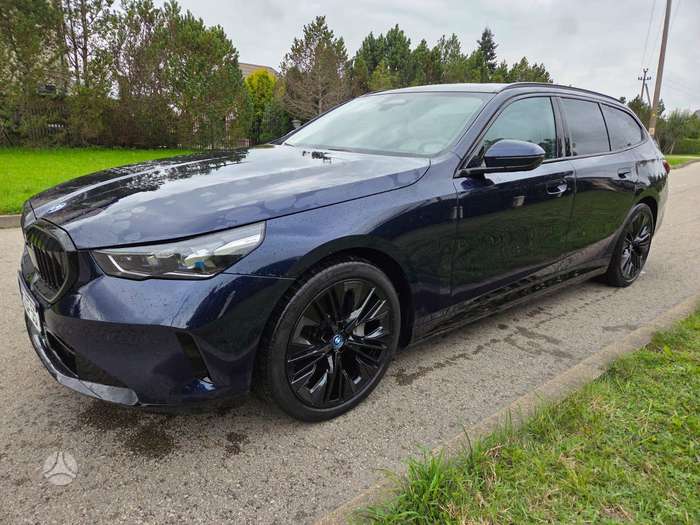 BMW i5, 84 кВт·ч, Универсал