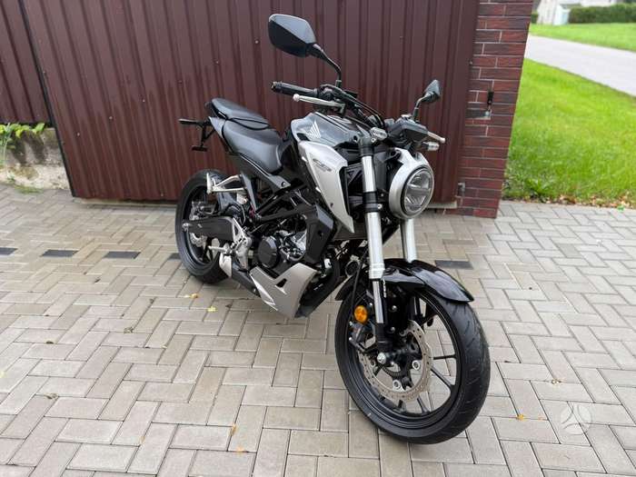 Honda CB 125cc, street / classic
