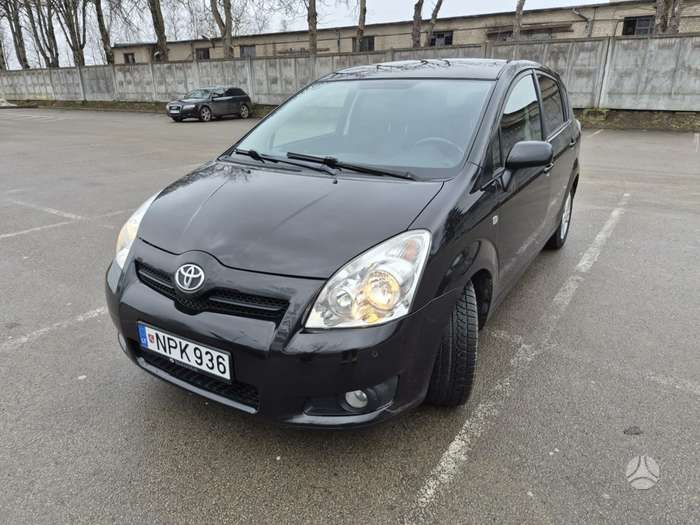 Toyota Corolla Verso, Минивэн