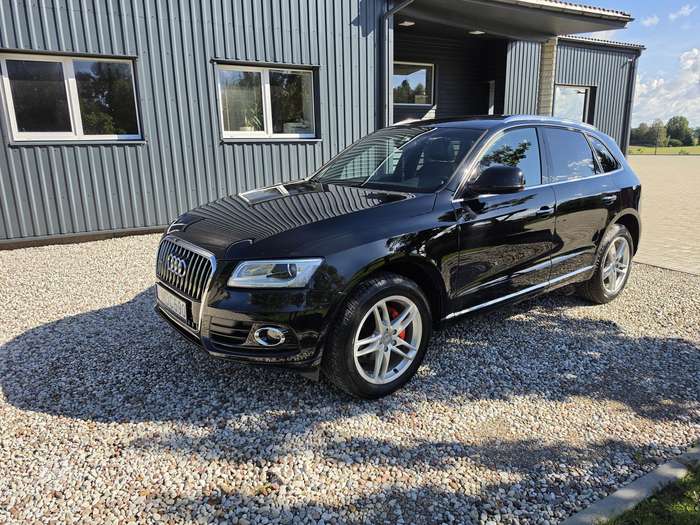 Audi Q5, 2.0 l., off-road / crossover