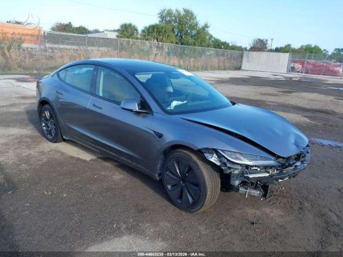 Tesla Model 3, Хэтчбек