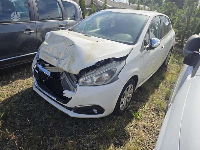 Peugeot 208, 1.2 l., hatchback