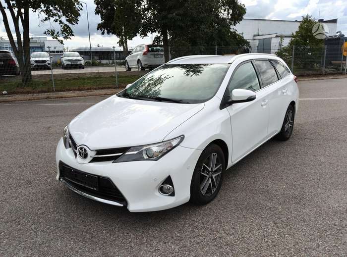 Toyota Auris, 2.0 l., wagon