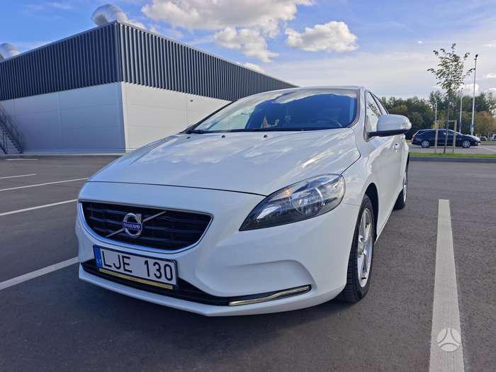 Volvo V40, 2.0 l., hatchback