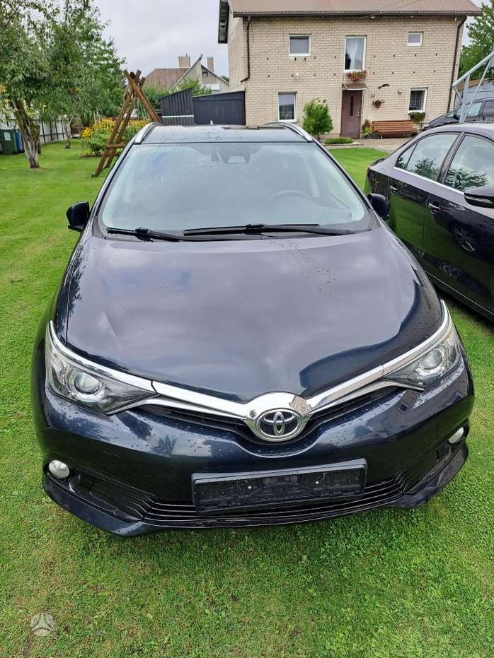 Toyota Auris, 1.2 l., Универсал