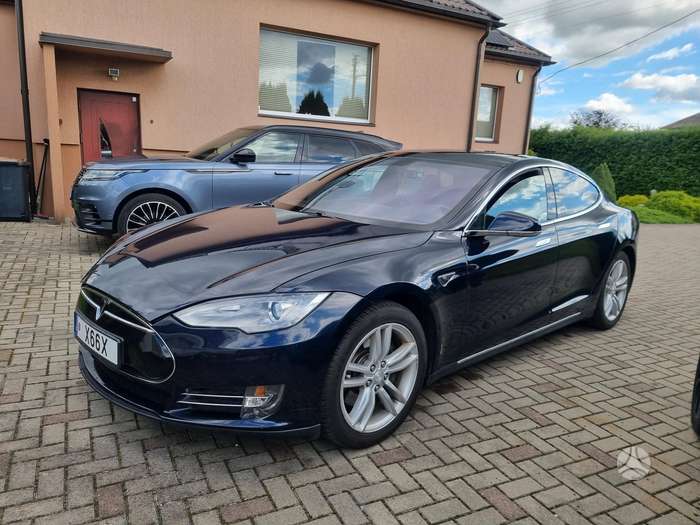 Tesla Model S, 85 kWh, hečbekas
