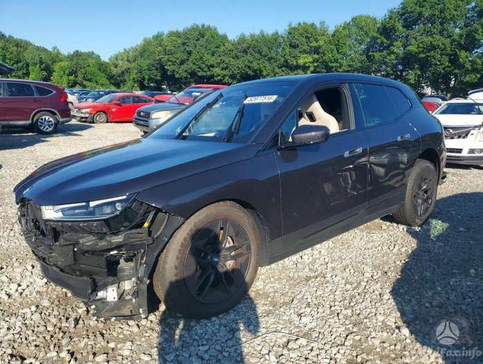 BMW iX, off-road / crossover