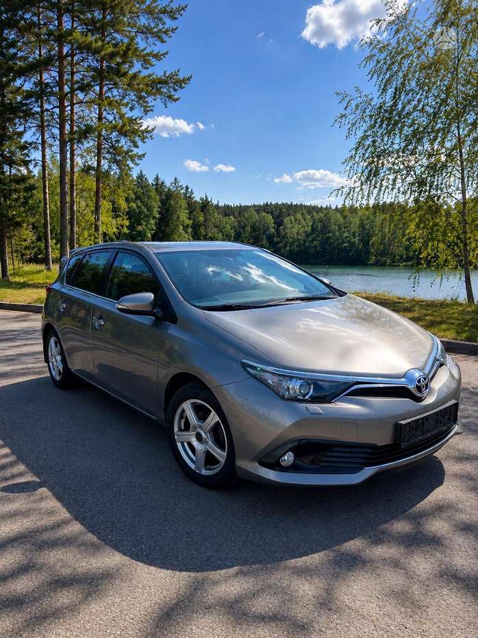 Toyota Auris, 1.6 l., hatchback