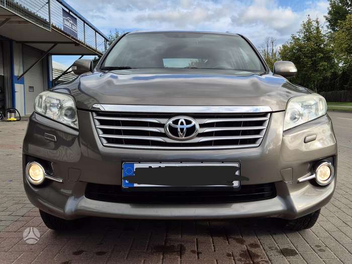 Toyota RAV4, off-road / crossover