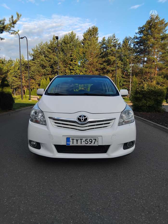 Toyota Verso, 2.0 l., Минивэн