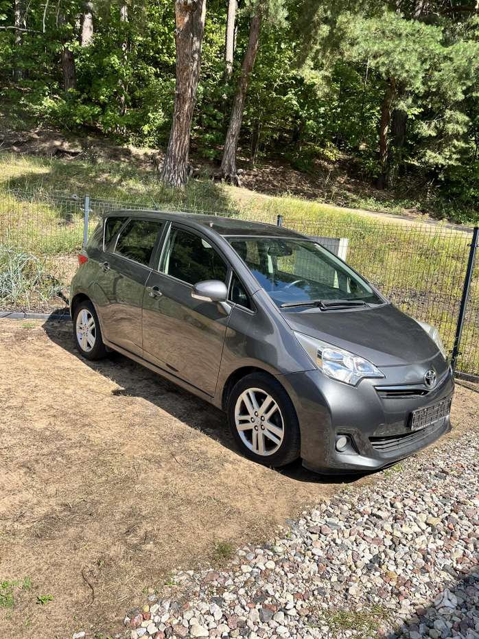 Toyota Verso-S, 1.4 l., hatchback