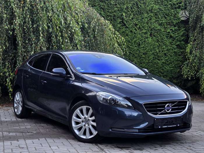 Volvo V40, 2.0 l., Хэтчбек