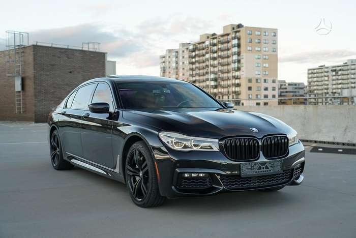 BMW 750, 4.4 l., Седан