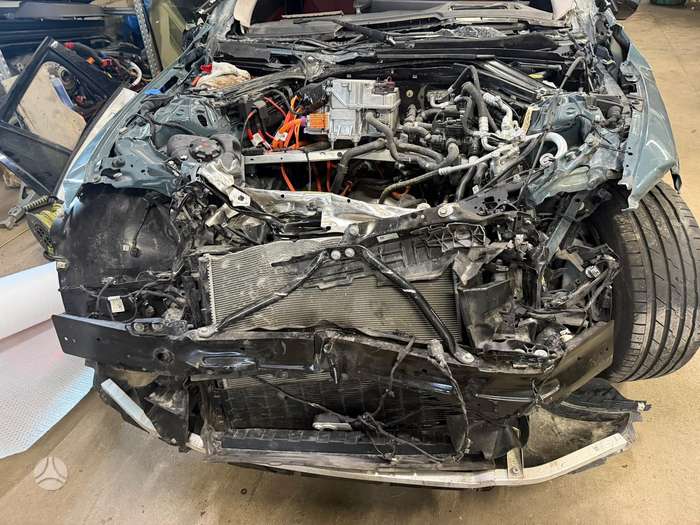 BMW i4, Хэтчбек