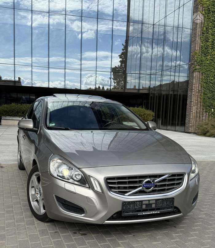 Volvo V60, 2.4 l., universalas
