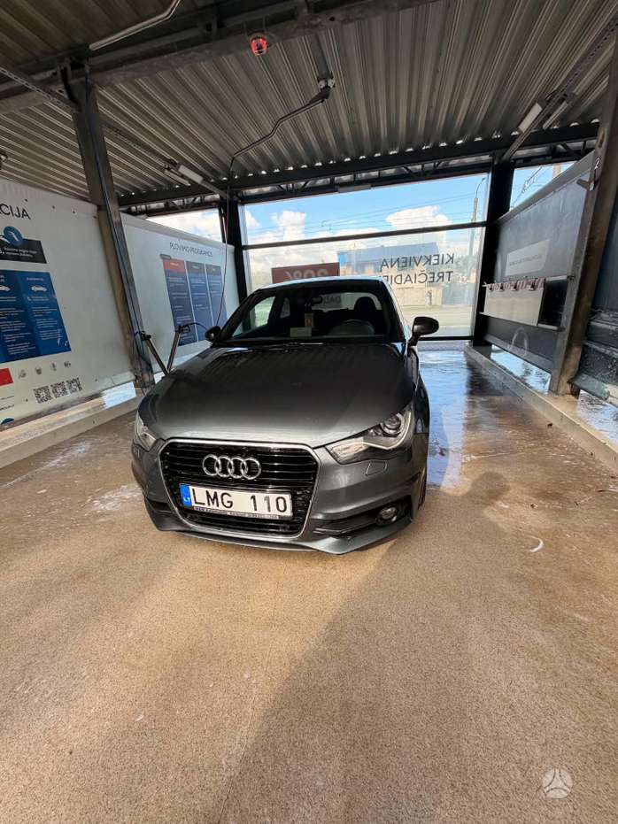 Audi A1, 1.6 l., Хэтчбек