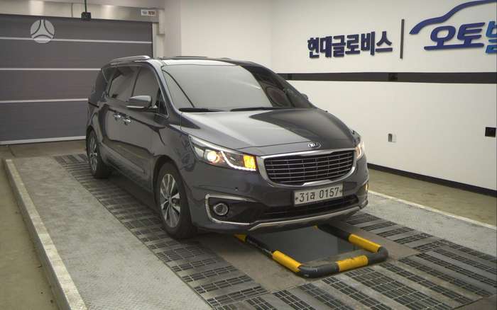 Kia Carnival, 2.2 l., Минивэн