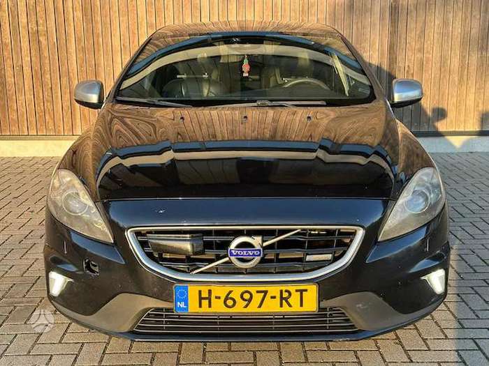 Volvo V40, 2.0 l., hatchback