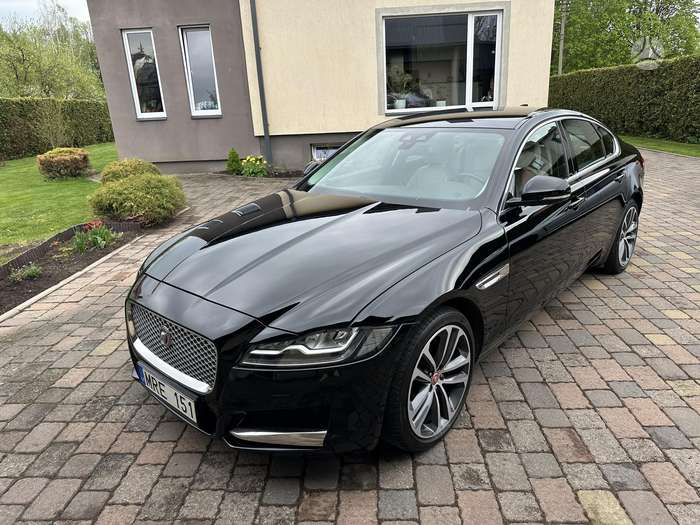 Jaguar XF, 2.0 l., Седан