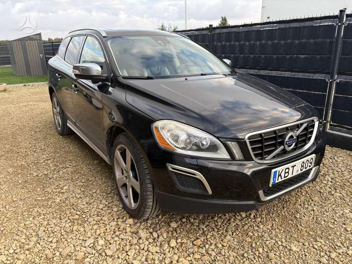 Volvo XC60, 3.2 l., off-road / crossover