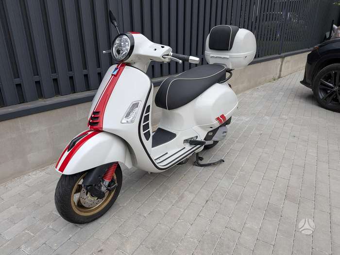Piaggio Vespa 125cc, scooters / mopeds