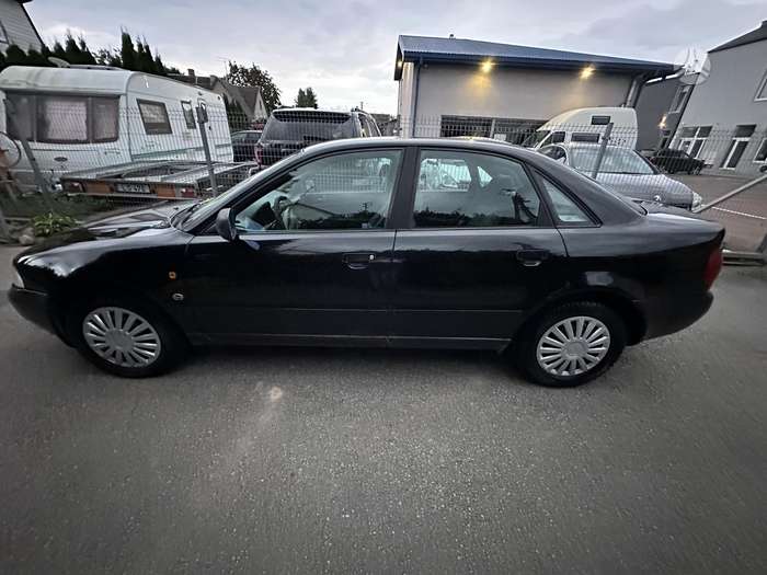 Audi A4, 1.9 l., Седан