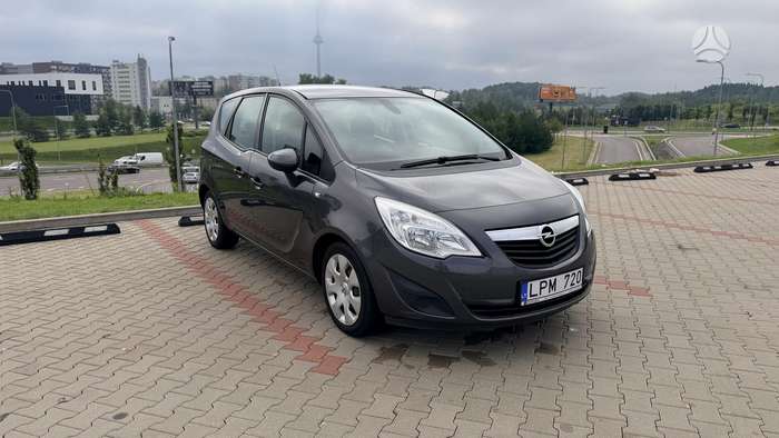Opel Meriva, 1.3 l., Минивэн
