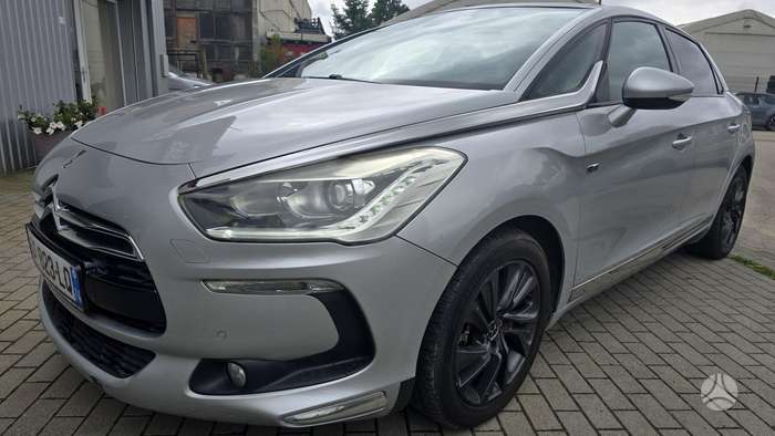 Citroen DS5, 2.0 l., hatchback