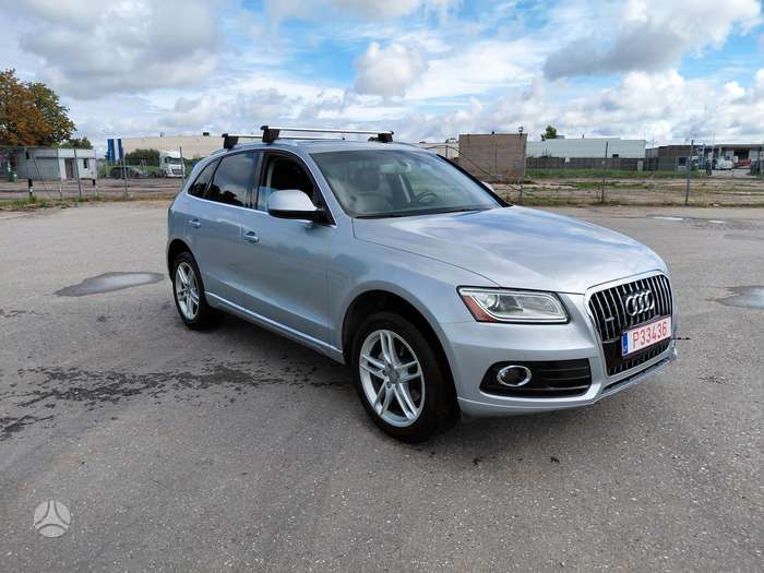 Audi Q5, 2.0 l., off-road / crossover