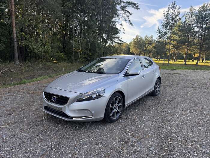 Volvo V40, 1.6 l., hatchback