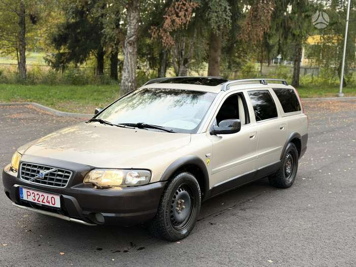 Volvo XC70, 2.4 l., wagon