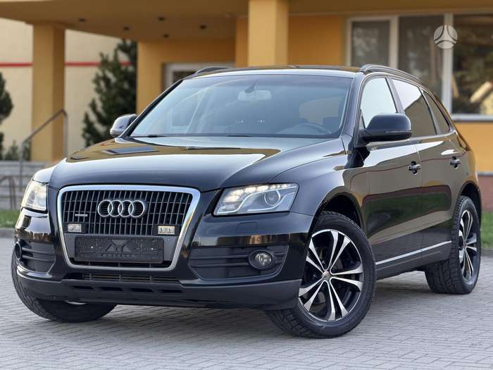 Audi Q5, 2.0 l., off-road / crossover