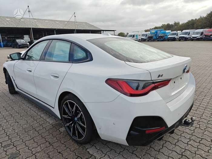 BMW i4, 84 kWh, coupe