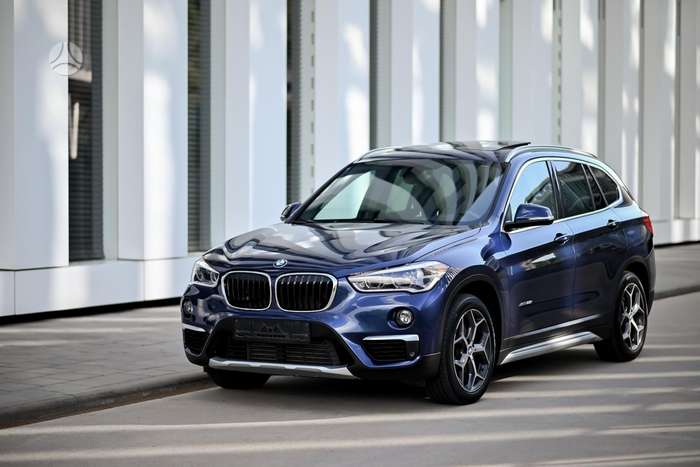 BMW X1, 2.0 l., off-road / crossover