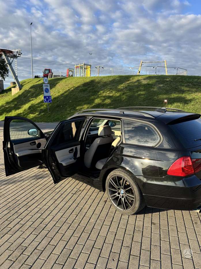 BMW 318, 2.0 l., wagon