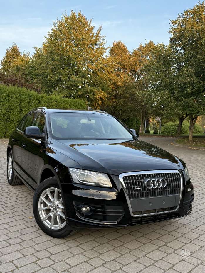 Audi Q5, 2.0 l., off-road / crossover