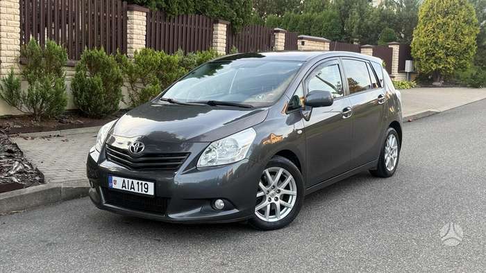Toyota Verso, 2.2 l., mpv / minivan