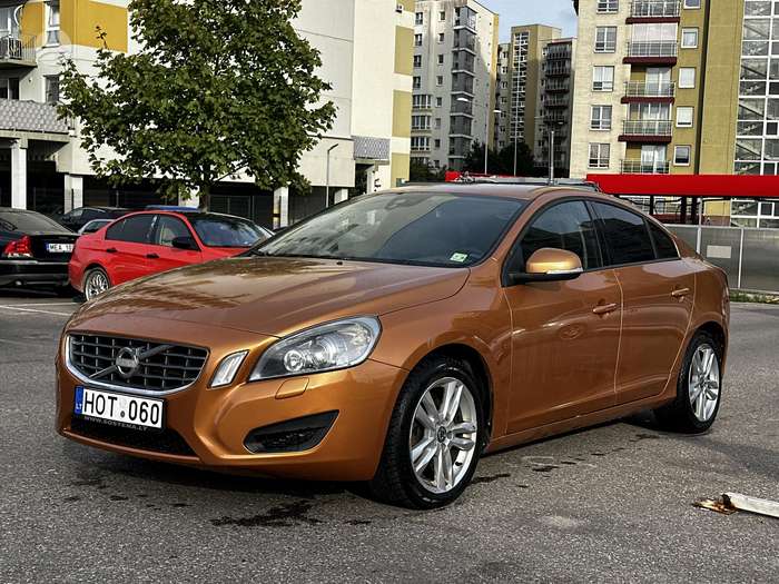 Volvo S60, 2.0 l., Седан